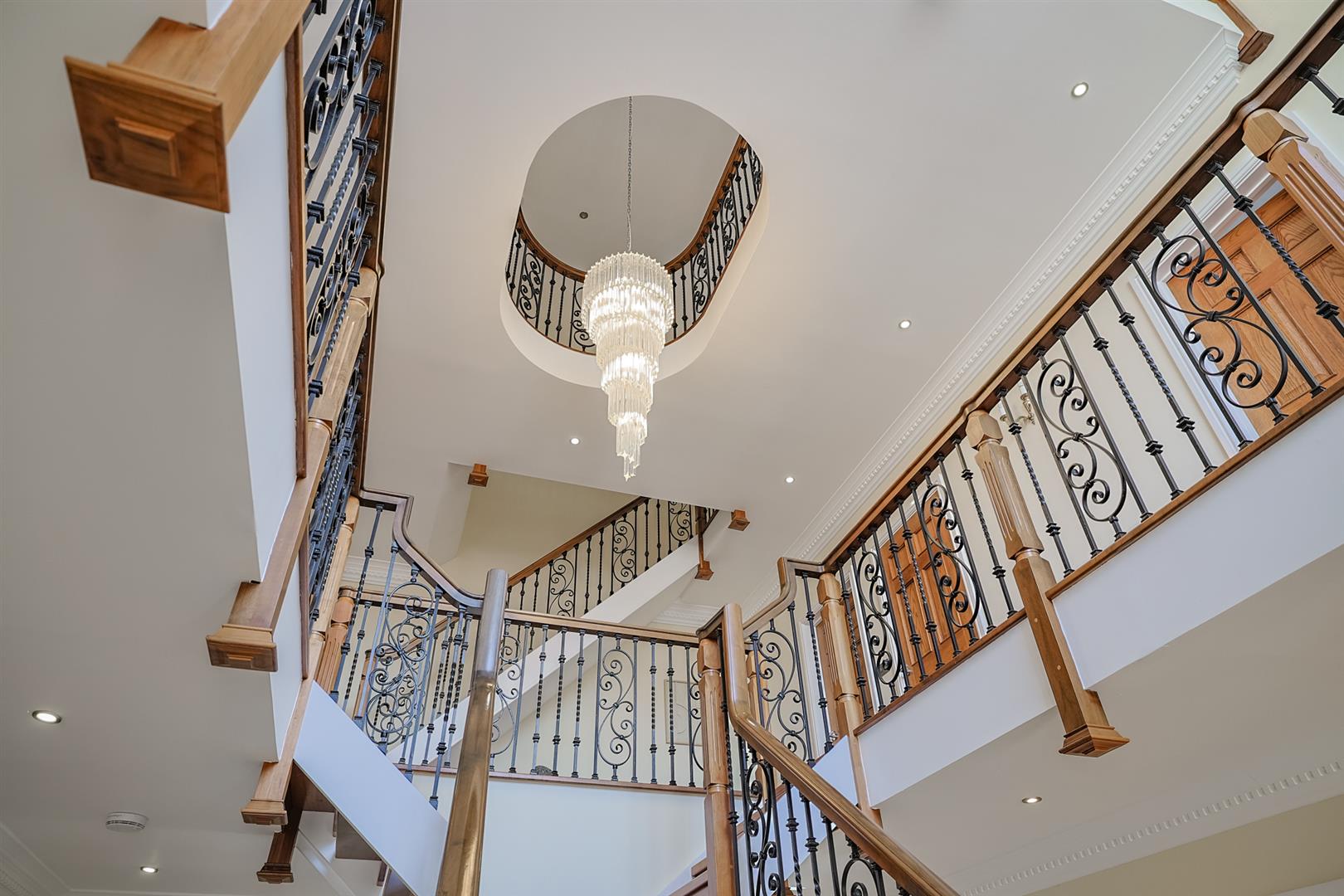 6 Clos Y Parc, Five Roads, Llanelli, SA15 5HB